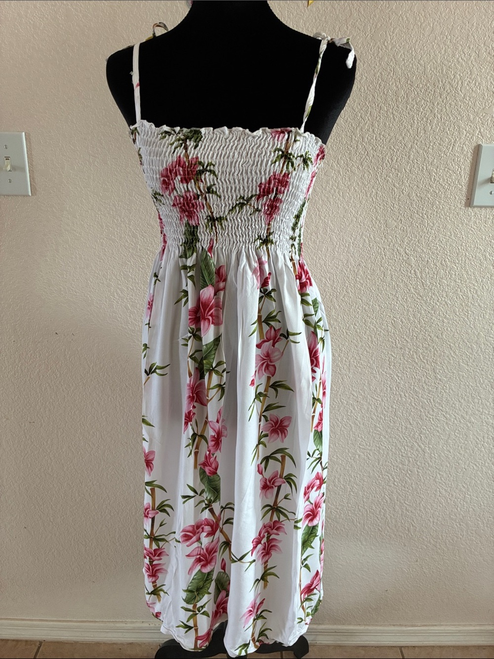 Puanani Floral Dress – Size L Floral Midi Dress in White and Pink
